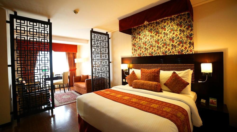 Park Lane Hotel Lahore Exteriör bild