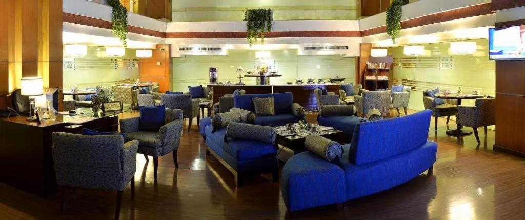 Park Lane Hotel Lahore Exteriör bild